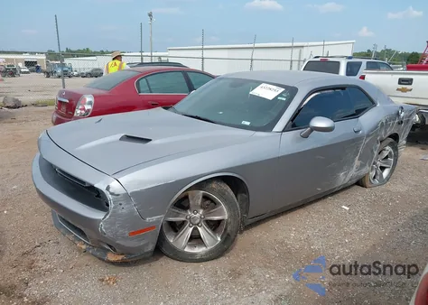 2016 Dodge Challenger Sxt z USA, uszkodzony, nr VIN 2C3CDZAGXGH352675